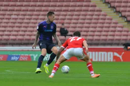 Sonny Bradley looking for the pass