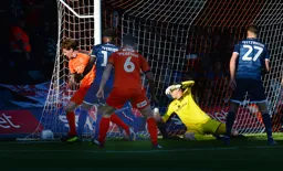 Glen Rea scores the first goal