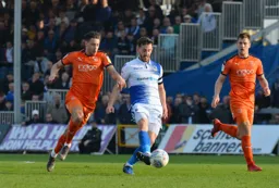 Ton Lockyer gets the better of Harry Cornick