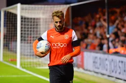 Andrew Shinnie is all business, as he gets ready to send in another corner