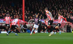 Andrew Shinnie brings the ball up field, looking for the opportunity to attack