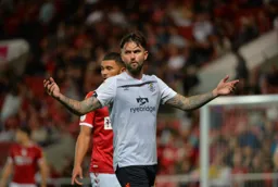Henri Lansbury untouchable in the middle of the park against his former club