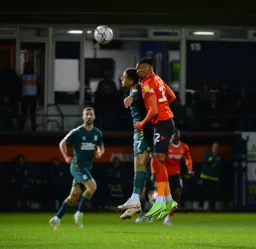 Gabe Osho staying touch tight with his marker