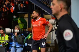 Robert Snodgrass lining up to take a corner