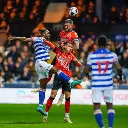 Sonny Beadley uses Dan Potts to gets a lift to meet the ball