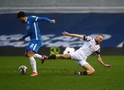 Maxime Colin sends Allan Campbell in the wrong direction