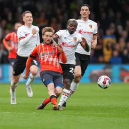 Luke Berry makes a forward pass