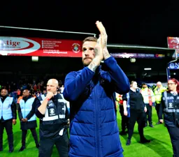 Sonny Bradley thanks the fans
