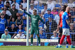 James Shea points things out to the defence