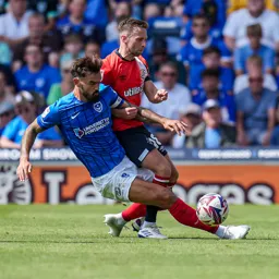 Jordan Clark loses possession of the ball