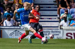 Amari`i Bell loses the ball