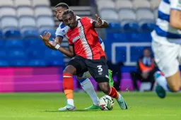 Amari`i Bell shields the ball