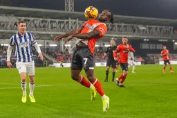 Victor Moses controls the ball with his chest