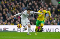 A determinded Daiki Hashioka gets away from Borja Sainz