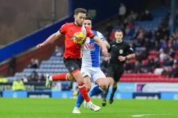 Jordan Clark races through