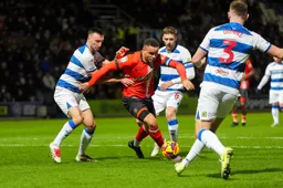 Carlton Morris surrounded