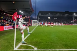 Liam Walsh puts over a corner