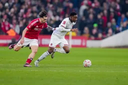 Lamine Fanne moves forward with the ball