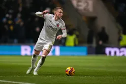 Cauley Woodrow looks for an opening