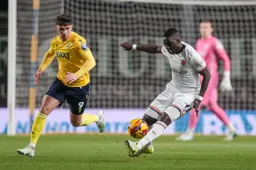 Marvelous Nakamba blocks a pass