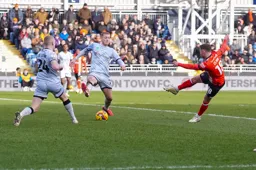 Jordan Clark fires in a shot