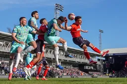 Pressure on the Portsmouth defence