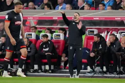 Matt Bloomfield gives instructions
