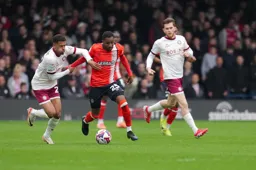 Isaiah Jones bursts forward