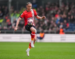 Thelo Aasgaard controls the ball