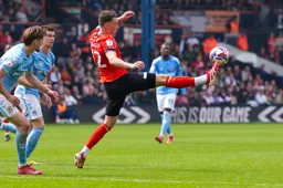 Kal Naismith attracts admiring glances