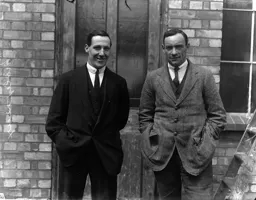 Bill Molyneux, Tom Parker