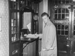 Billy Bingham signs 58-59