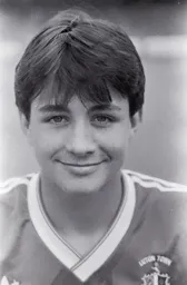 Ceri Hughes 5