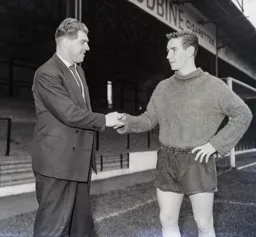 Jim Fleming signs 60-61