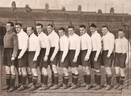 Luton Town Team Photo 1932-33