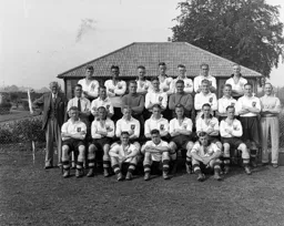 Luton Town Team Photo 1937-38 2