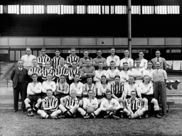 Luton Town Team Photo 1938-39 3
