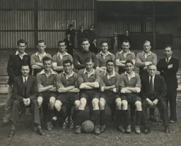 Luton Town Team Photo 1945-46 2