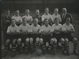 Luton Town Team Photo 1947-48 3