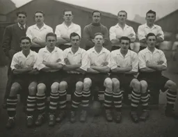 Luton Town Team Photo 1950-51 5