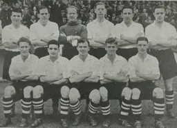 Luton Town Team Photo 1951-52 6