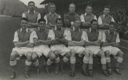 Luton Town Team Photo 1952-53 6