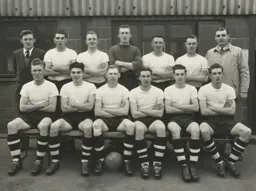 Luton Town Team Photo 1954-55 5