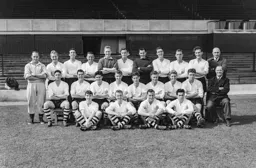 Luton Town Team Photo 1957-58 2