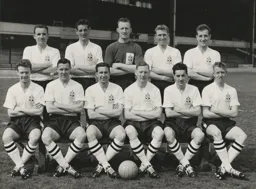 Luton Town Team Photo 1958-59 7