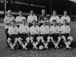 Luton Town Team Photo 1958-59 9