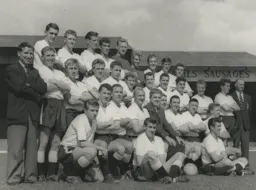 Luton Town Team Photo 1960-61 10
