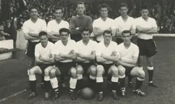 Luton Town Team Photo 1961-62 4