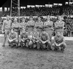 Luton Town Team Photo 1967-68 3