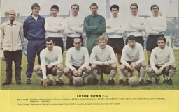 Luton Town Team Photo 1967-68-10